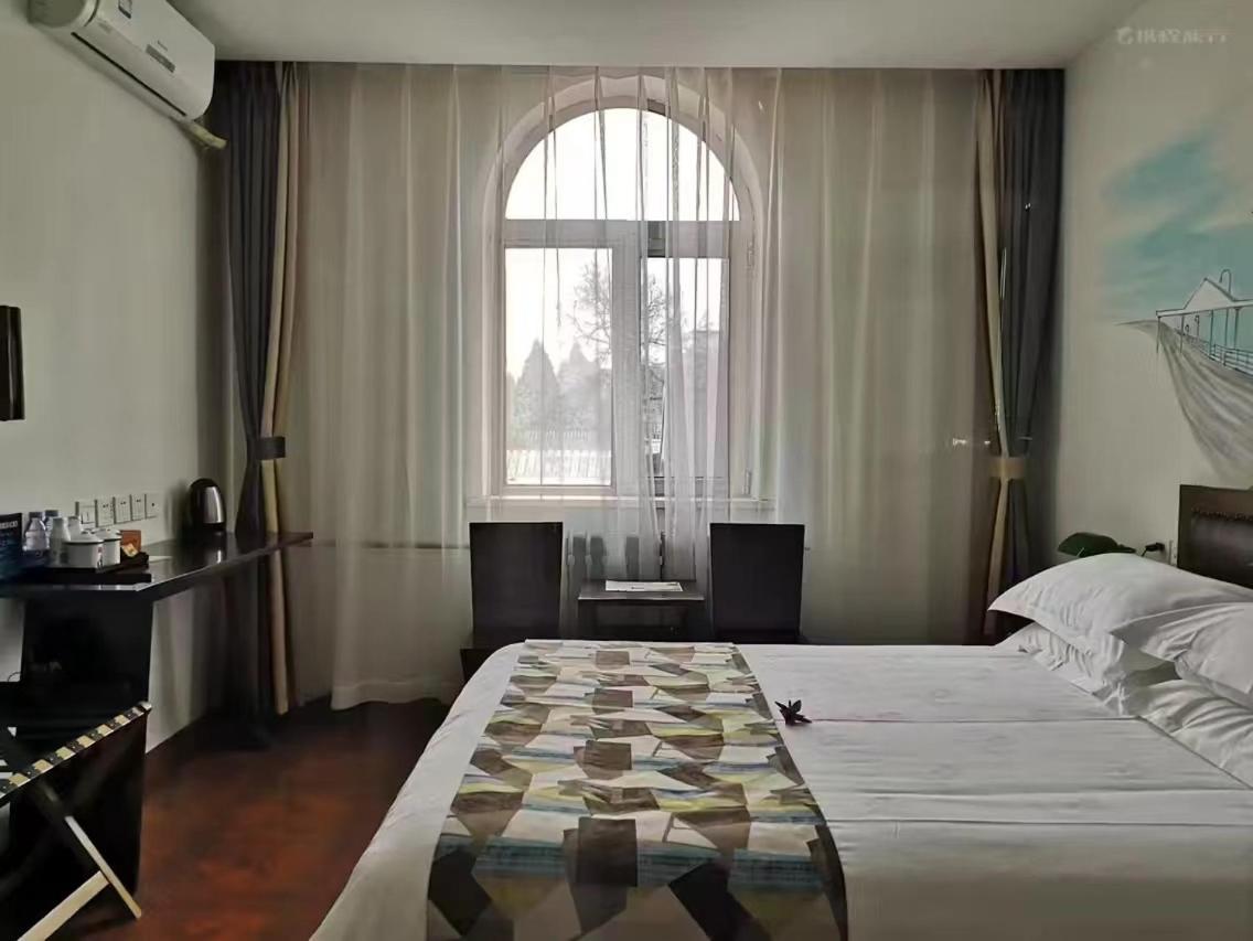 Nostalgia Hotel Beijing Guozijian Ghost Street - Near Beijing Lama Temple, Beihai Park, Jingshan Park, Drum Tower, Houhai Bar Street, Tian'Anmen Square, Located In Beijing Traditional Hutongs, 5 Minutes Away From Beixinqiao Metro Station Exterior photo